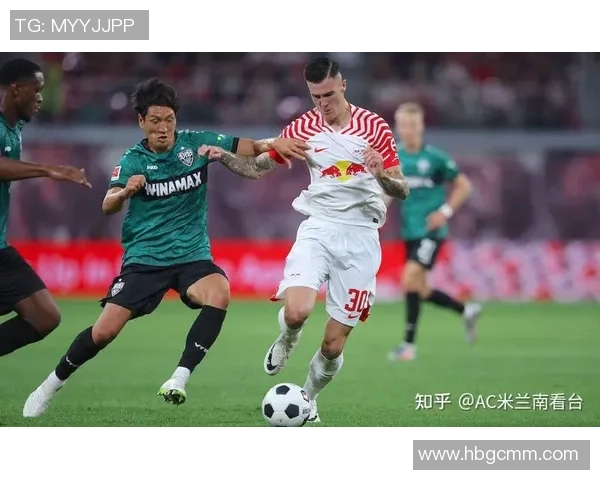 前锋错失四次绝佳机会赛后评分惨淡成为全场最低